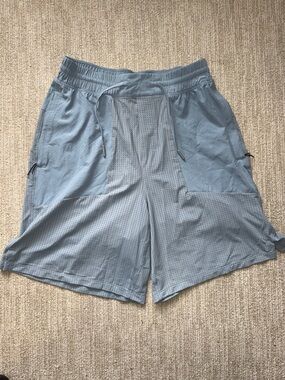 Lululemon Mens Size M Blue Step Back Shorts Lined Pockets Activewear Training
